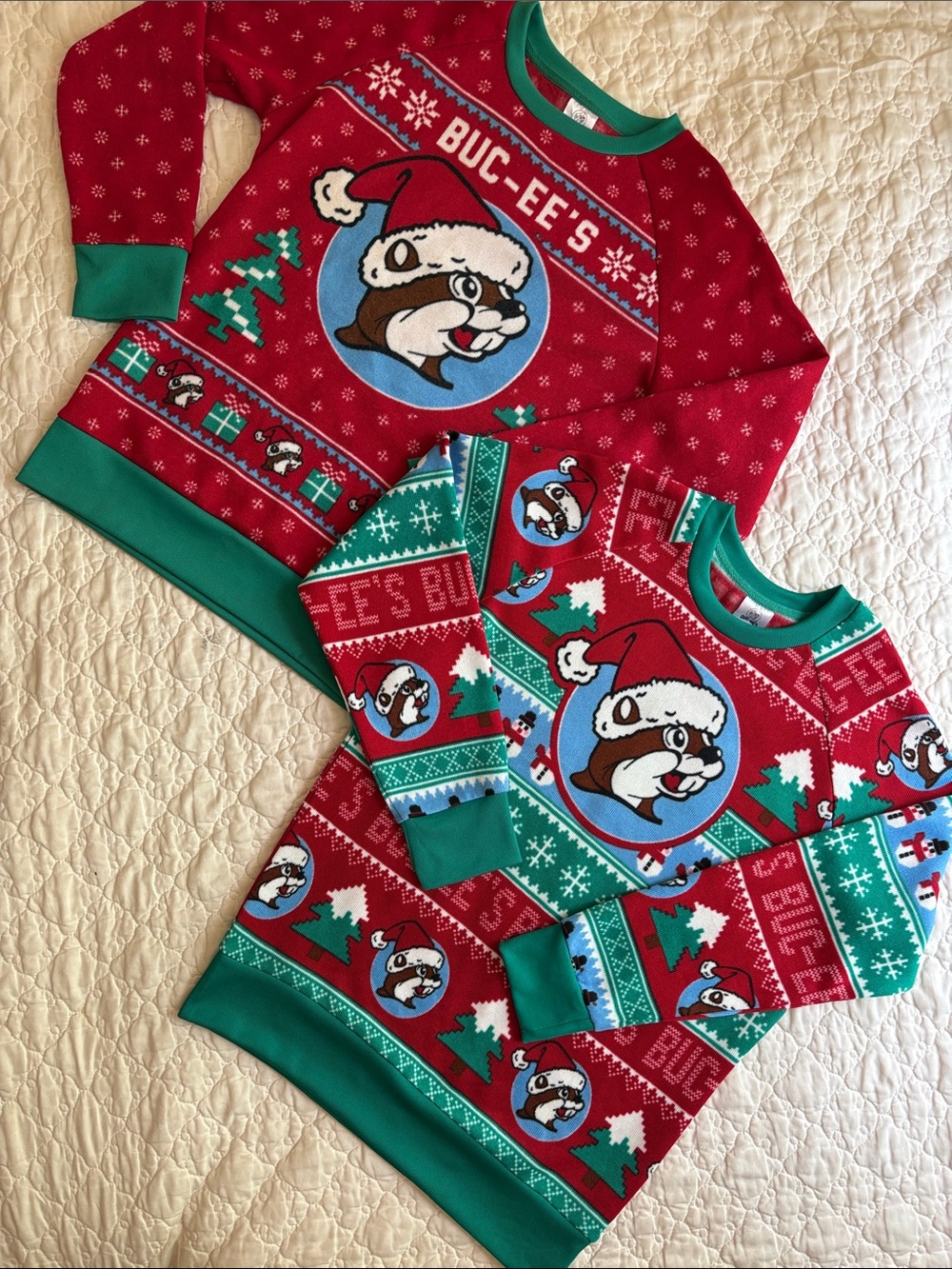Two Buc-ee’s Christmas sweaters!!!🌲🦫